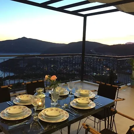 Glennhouse Tatil Evi