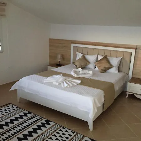 Glennhouse Tatil Evi